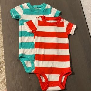 Striped onesies (2 pack)